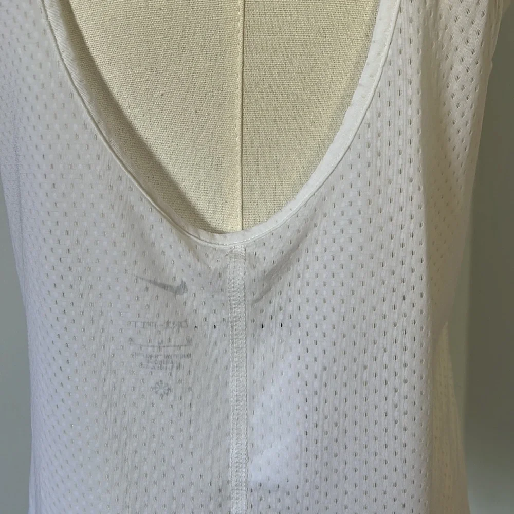 Nike women’s active training top